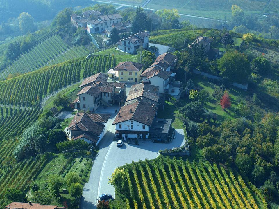 Bed and Breakfast La Rosa Dei Vini Serralunga d'Alba Exterior foto